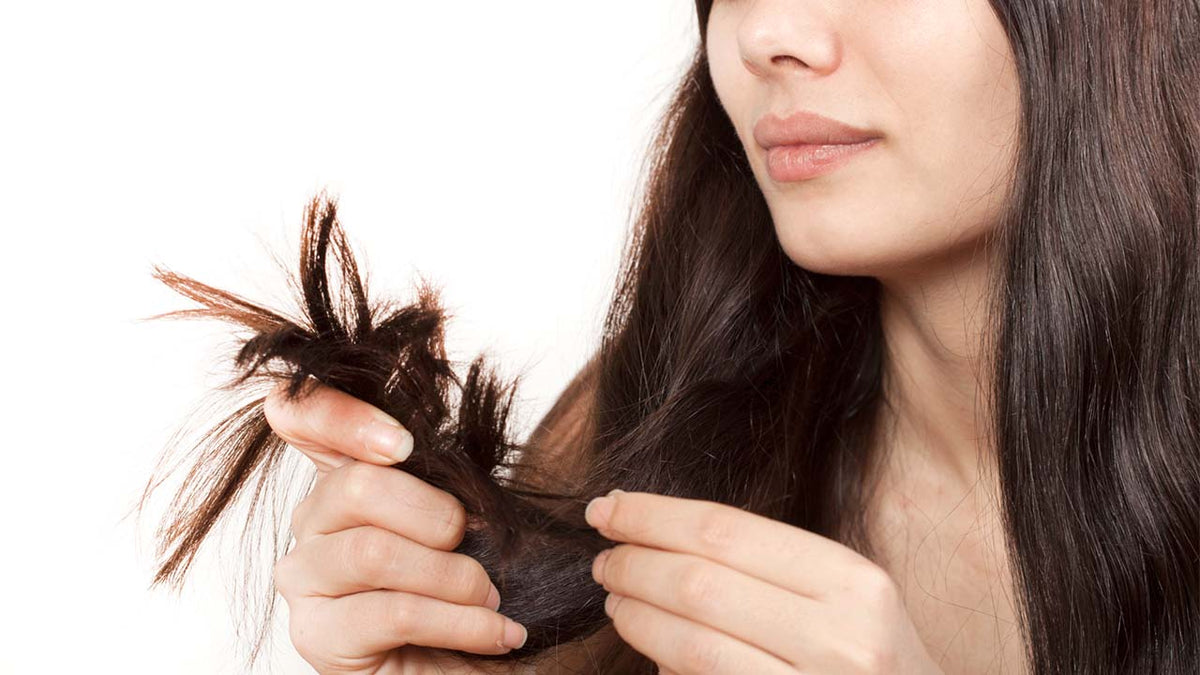 O que devo fazer quando o cabelo está caindo muito? O que pode ser? Como  acabar c/ a queda capilar? 