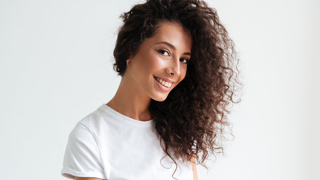 Como dar volume no cabelo cacheado?