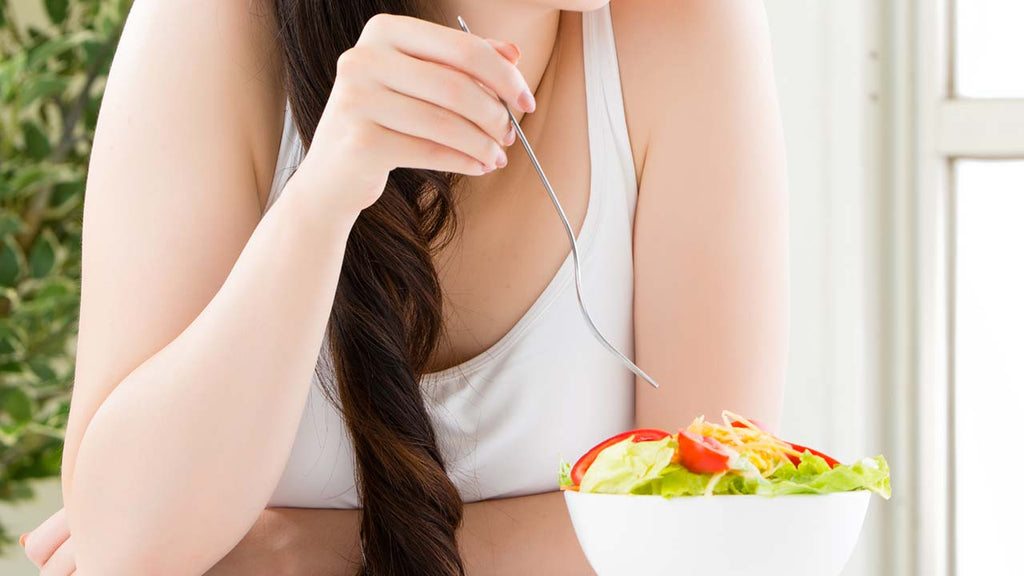 Queda de cabelo e alimentação: dicas para colocar em prática na dieta!